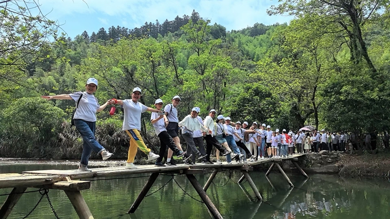 色草莓视频在线观看厂家团建1.jpg